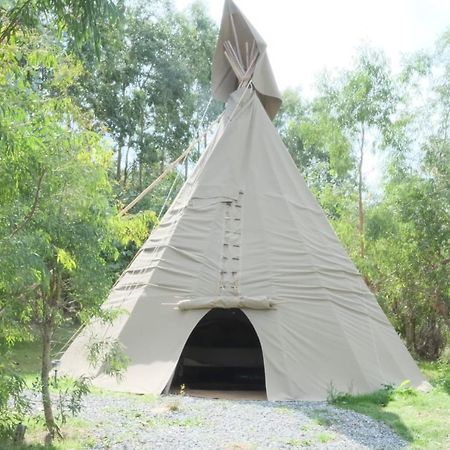 Gumtree Tipis Hotel Bickington Esterno foto