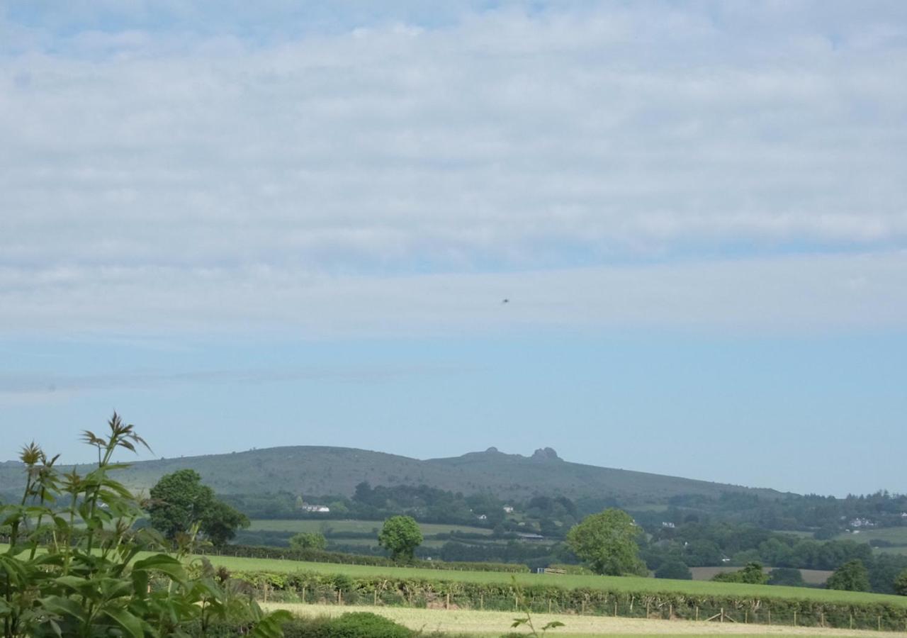 Gumtree Tipis Hotel Bickington Esterno foto