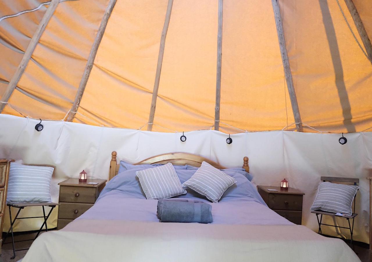 Gumtree Tipis Hotel Bickington Esterno foto