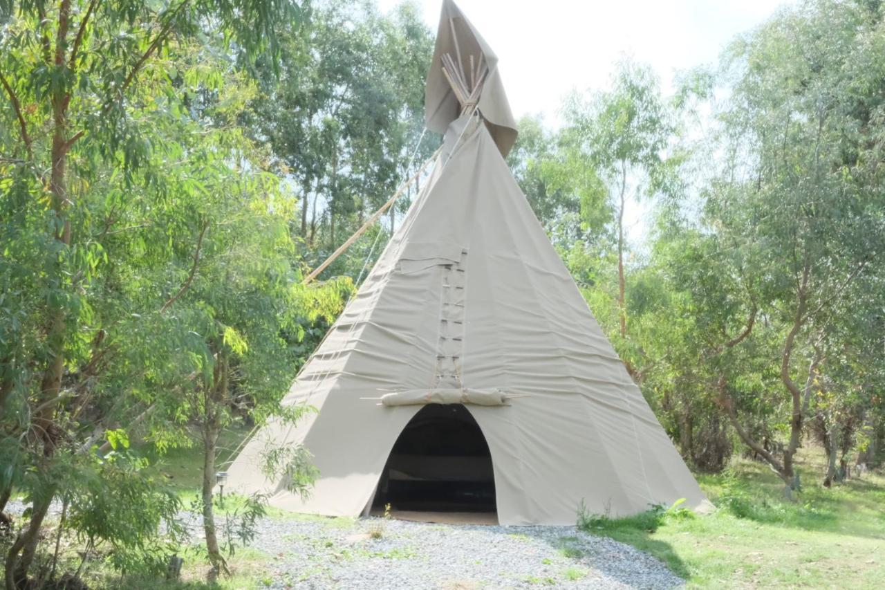 Gumtree Tipis Hotel Bickington Esterno foto